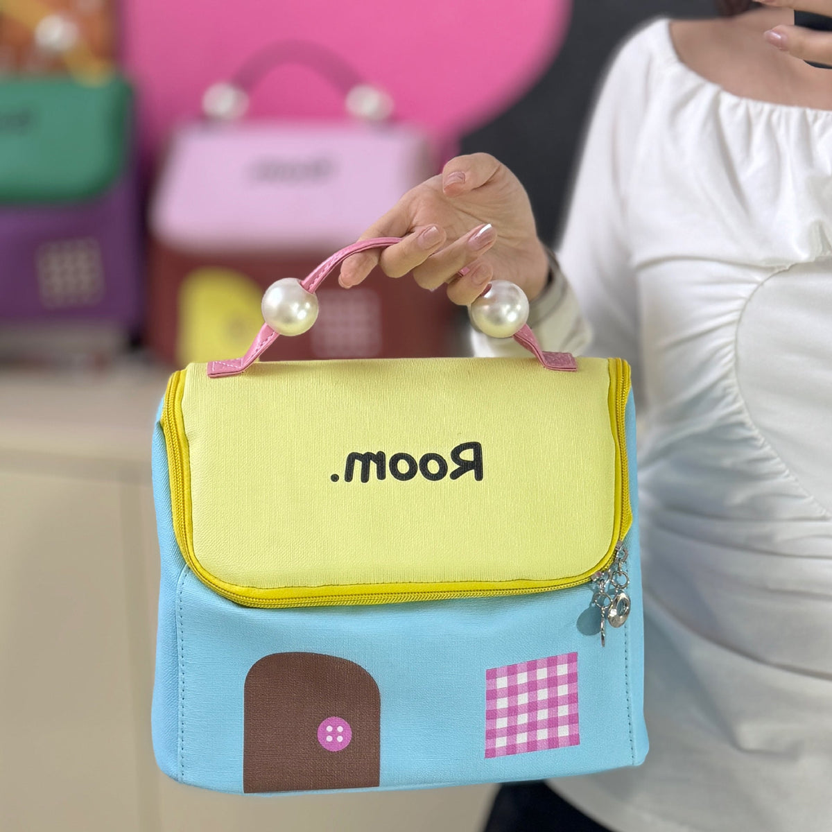 Cute House-Themed Mini Handbag — product view 3