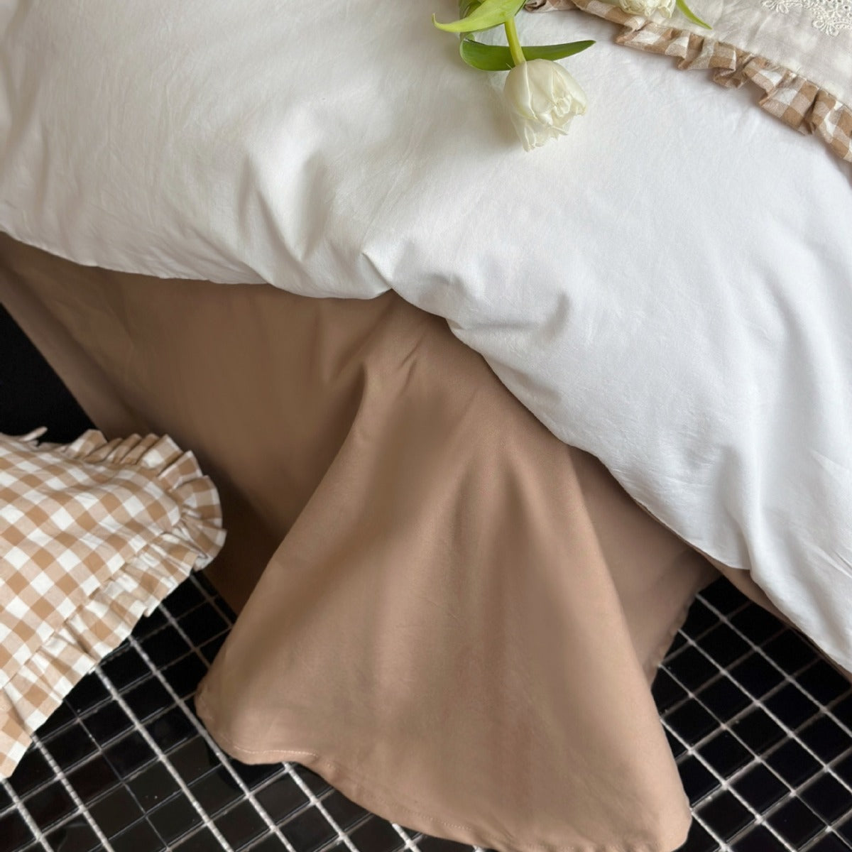 Checked bedding set in Vichy check with ruffles and lace edge — product view 4
