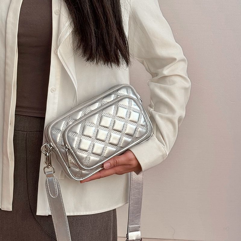 Shoulder bag with stylish quilted pattern LoungeYard — product view 4