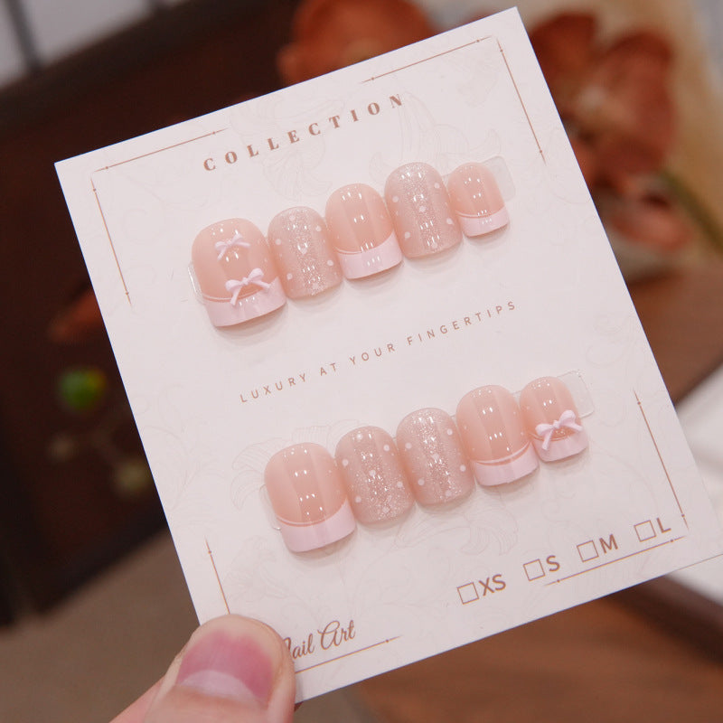 Luxury Press-On Nail Art with Elegant Design — product view 3