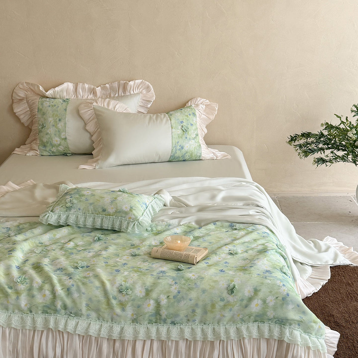 Bedding set with transparent chiffon overlay, 3D flower appliqués & ruffled edge — product view 4