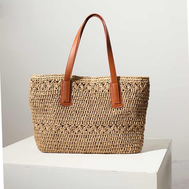 Braided straw bag with sturdy leather handles LoungeYard — product view 4