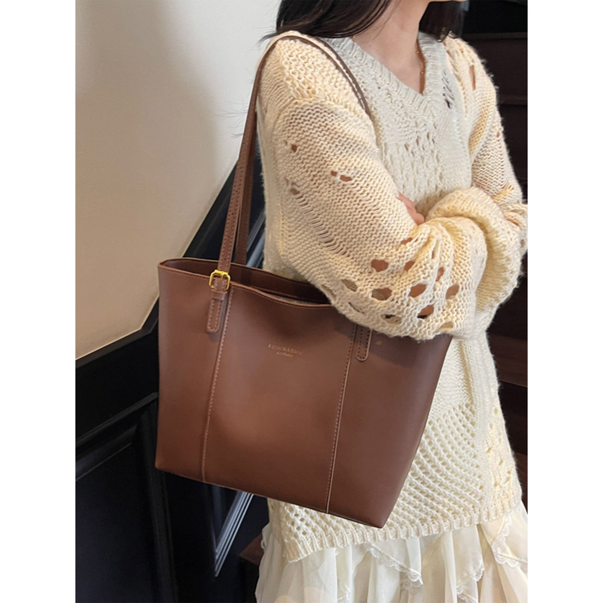 Professional Structured Tote Bag LoungeYard — product view 4