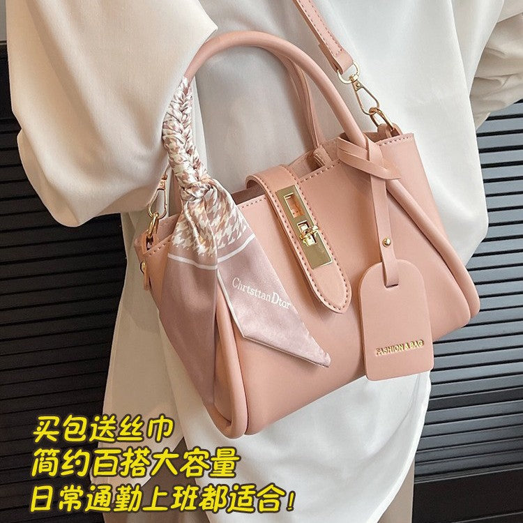 Stylish Multi-Functional Handheld Purse LoungeYard — product view 3