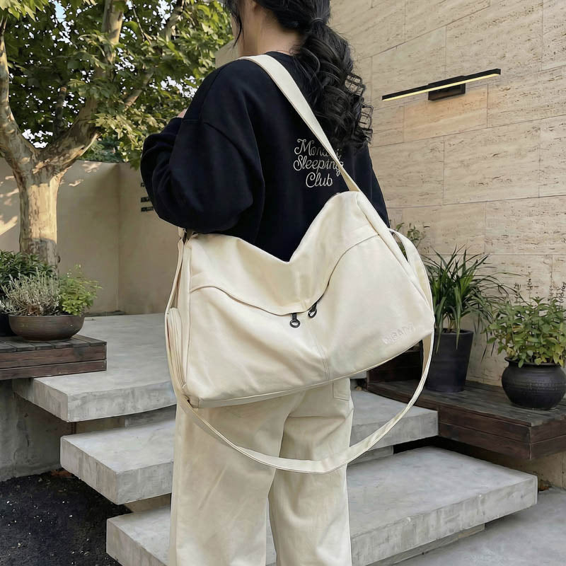 Versatile Urban Utility Messenger Bag LoungeYard — product view 4