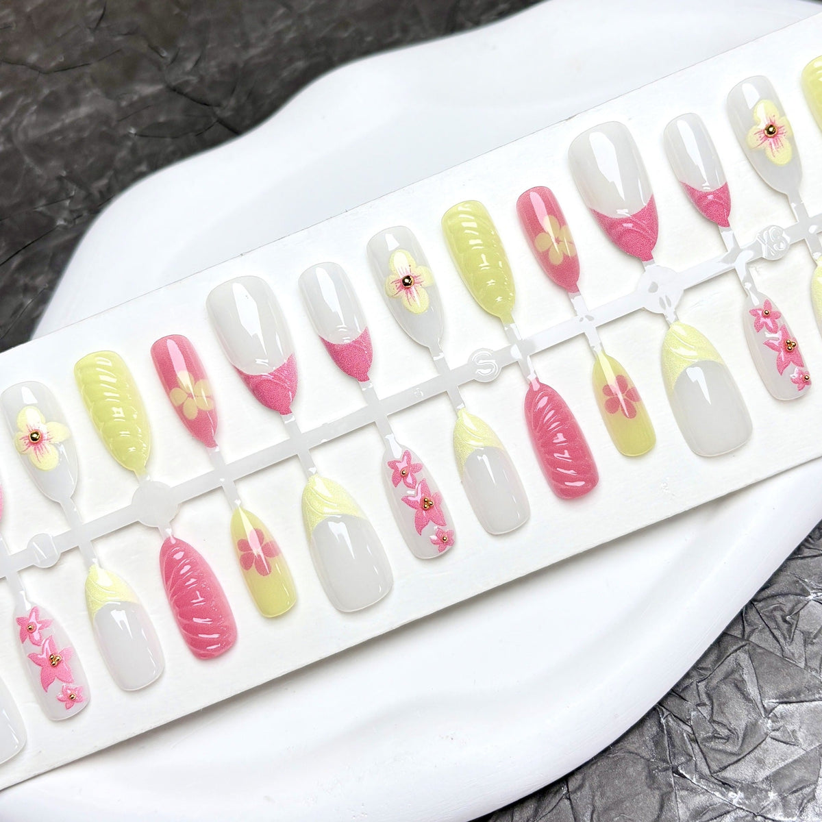 Decorative Floral-Themed Press-On Nail Set — product view 2