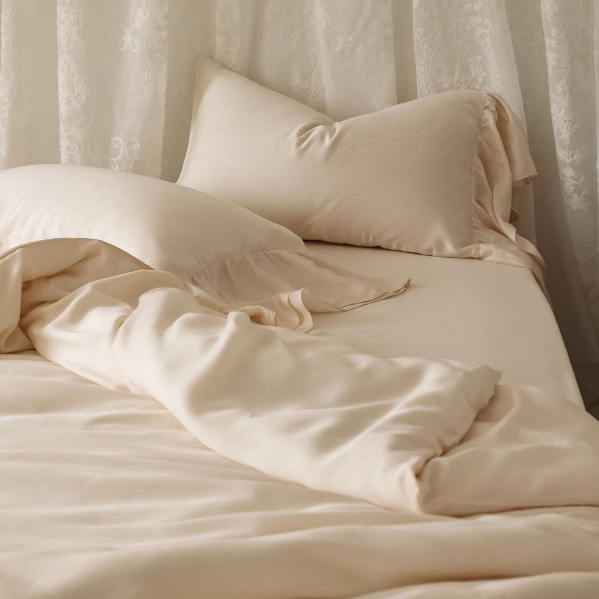 Silk Cotton Satin Duvet Cover Set with Temperature Regulating Climate Finish — product view 2