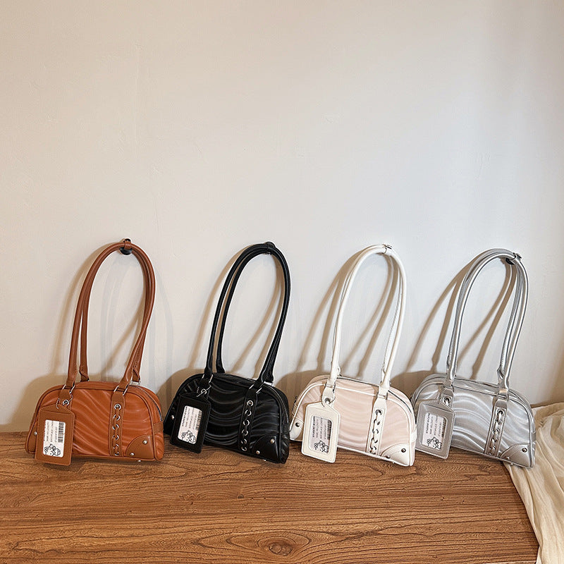 Vintage-Inspired Quilted Handbag — product view 2