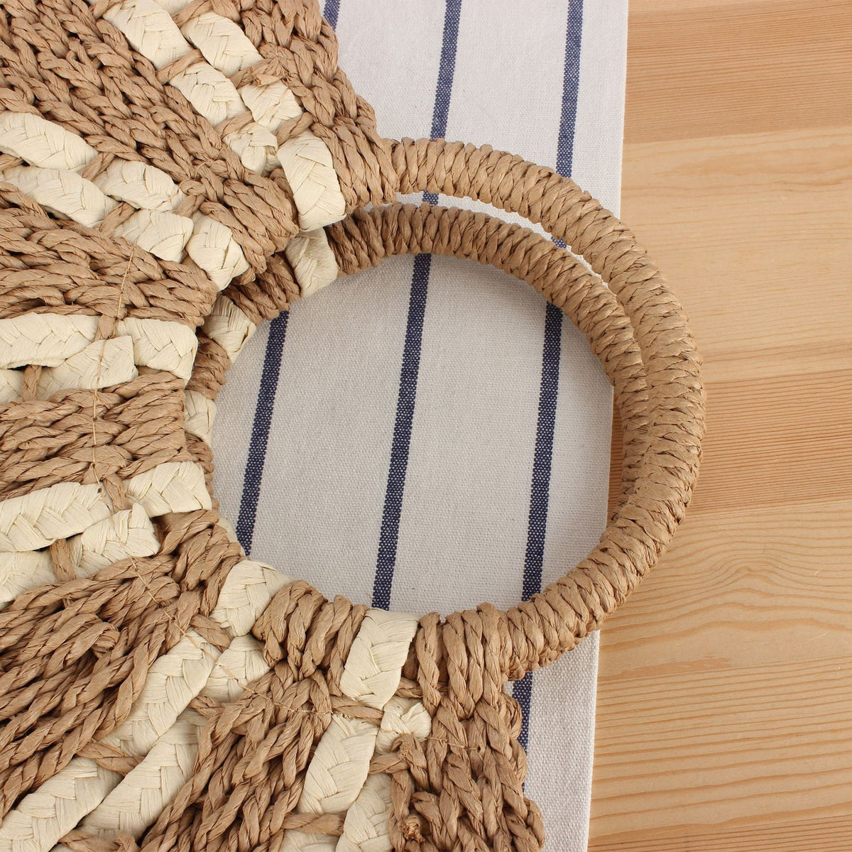 Handcrafted beach bag with extraordinary design LoungeYard — product view 2