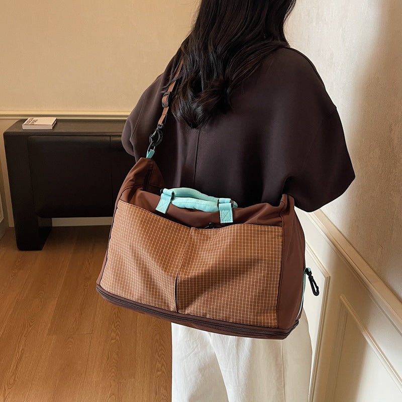 Sporty Travel Bag LoungeYard — product view 3