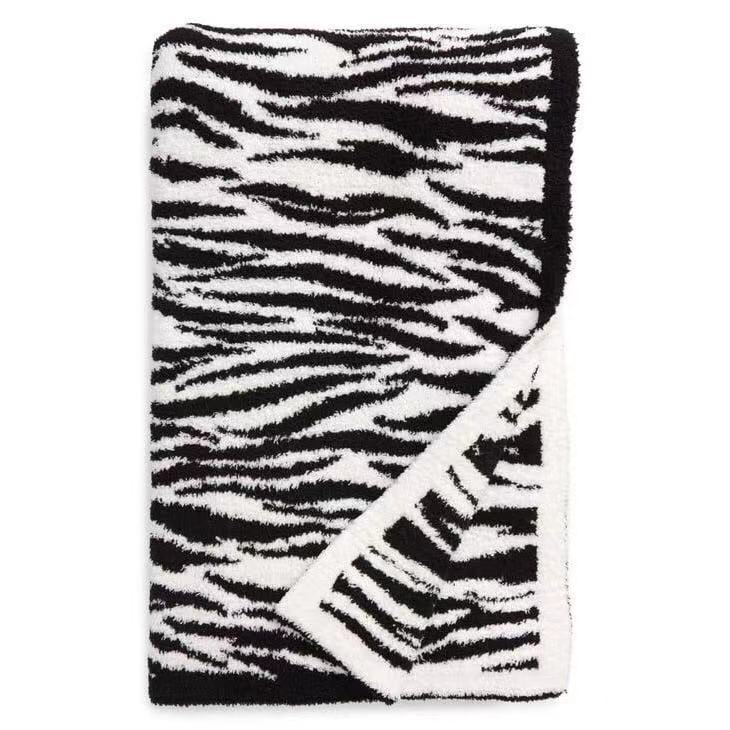 Luxury Soft Throw Blanket LoungeYard — product view 6