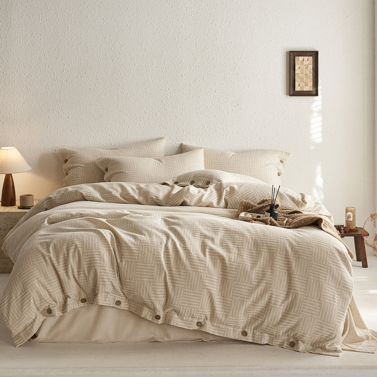 Reversible cotton bedding set with button closure and subtle geometric jacquard — product view 6