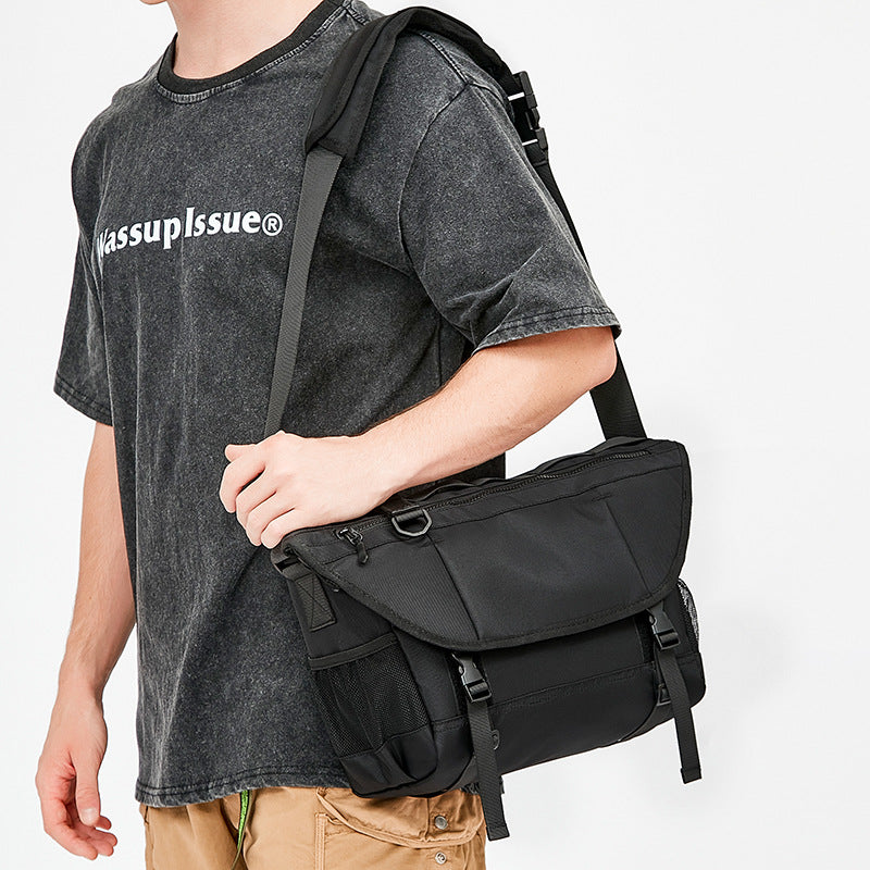 Versatile Messenger Bag LoungeYard — product view 2