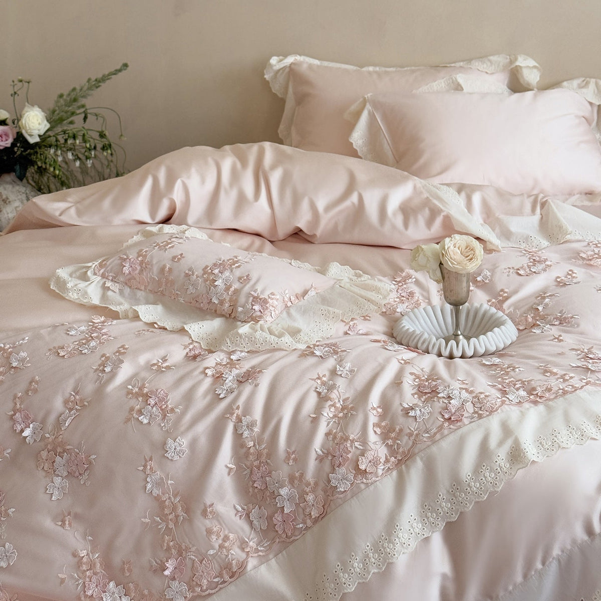 embroidered luxury bedding set made of cotton satin with lace border — product view 4