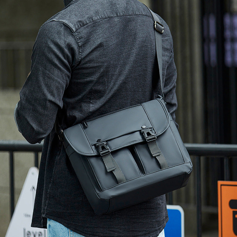 Urban Adventure Messenger Bag LoungeYard — product view 1