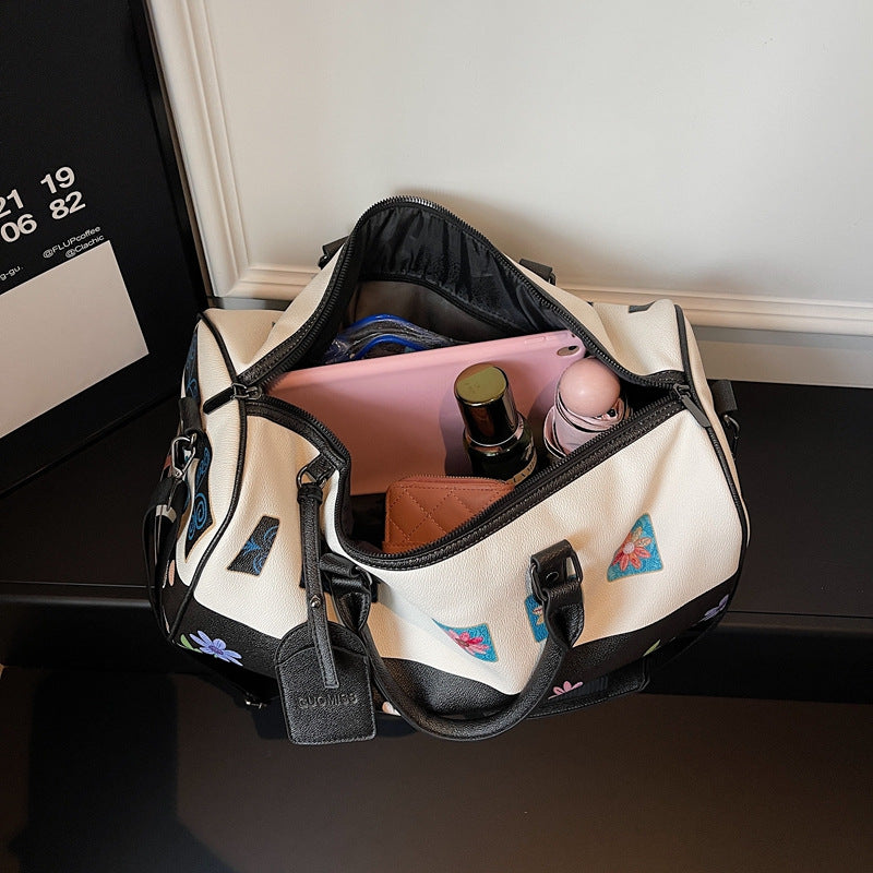 Fashionable Travel Bag LoungeYard — product view 4