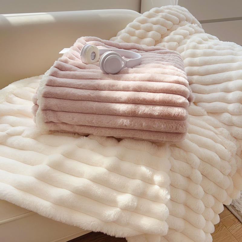 Women Super Soft Plush Blanket with 3D Structure LoungeYard — product view 2