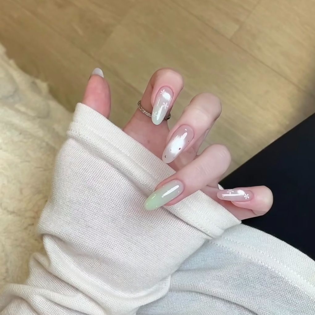 Ombre Floral Glitter Nail Extensions — product view 3