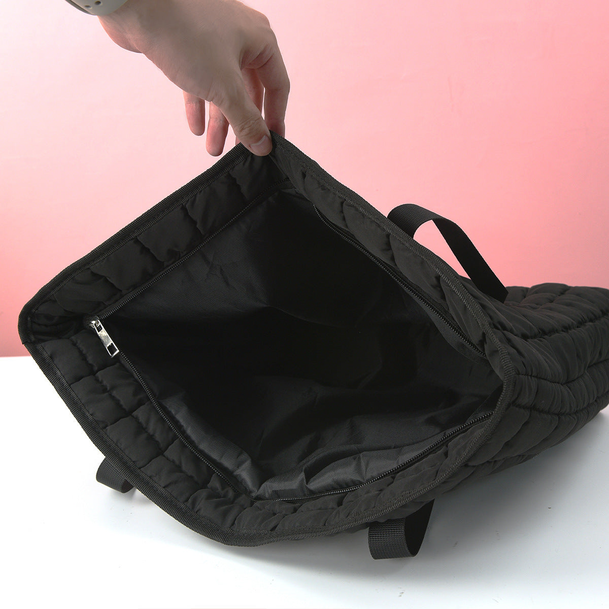 Multifunctional Quilted Tote Bag LoungeYard — product view 3