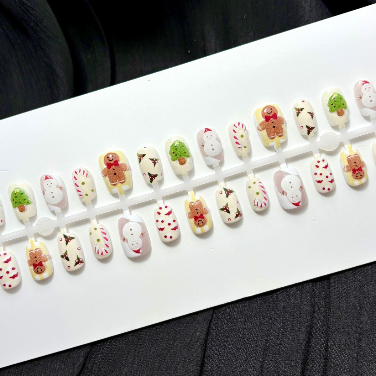 Decorative Seasonal Press-On Nail Set — product view 2