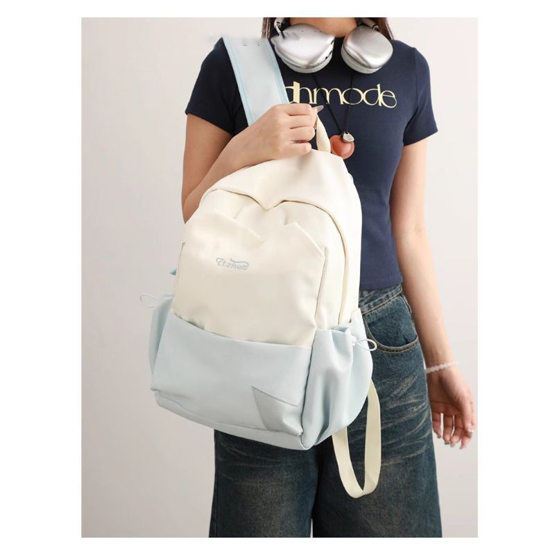Versatile Lightweight Day Backpack LoungeYard — product view 2