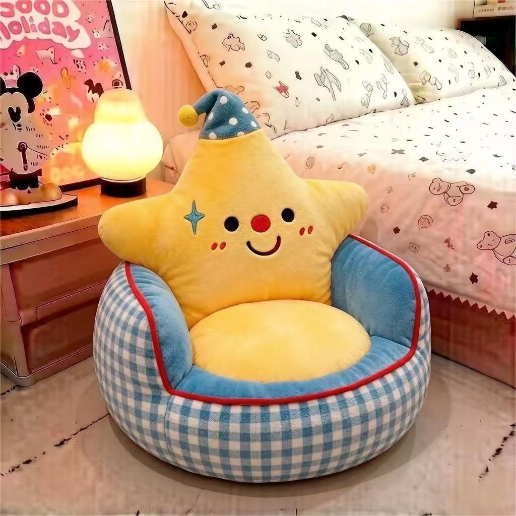 Plush children's armchair with star backrest — product view 1