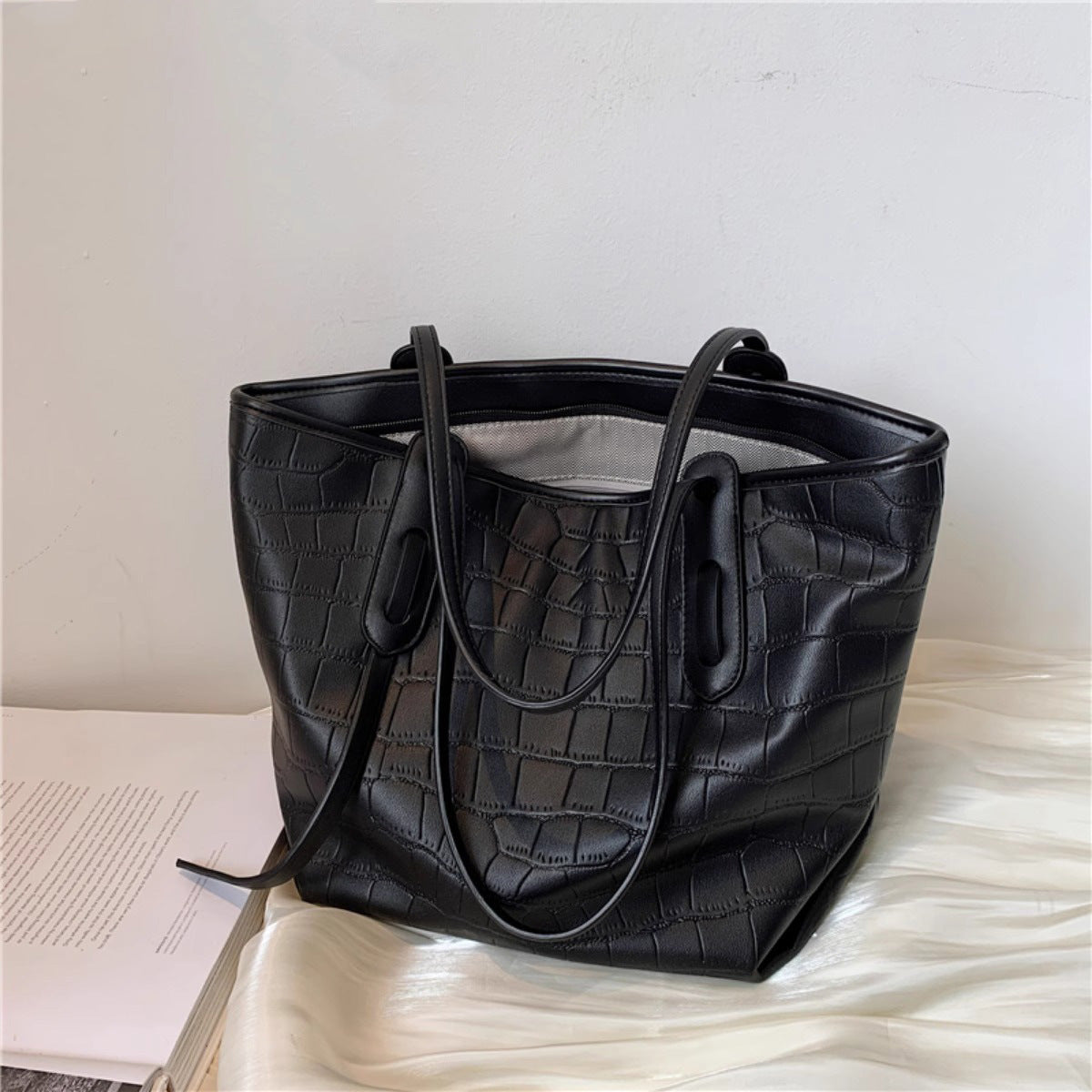 Crocodile-Embossed Tote Bag LoungeYard — product view 2