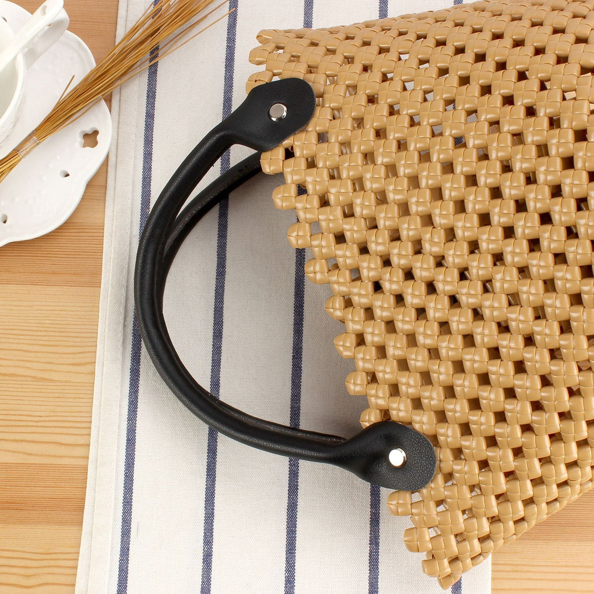 Braided shopping bag with practical leather handles LoungeYard — product view 2