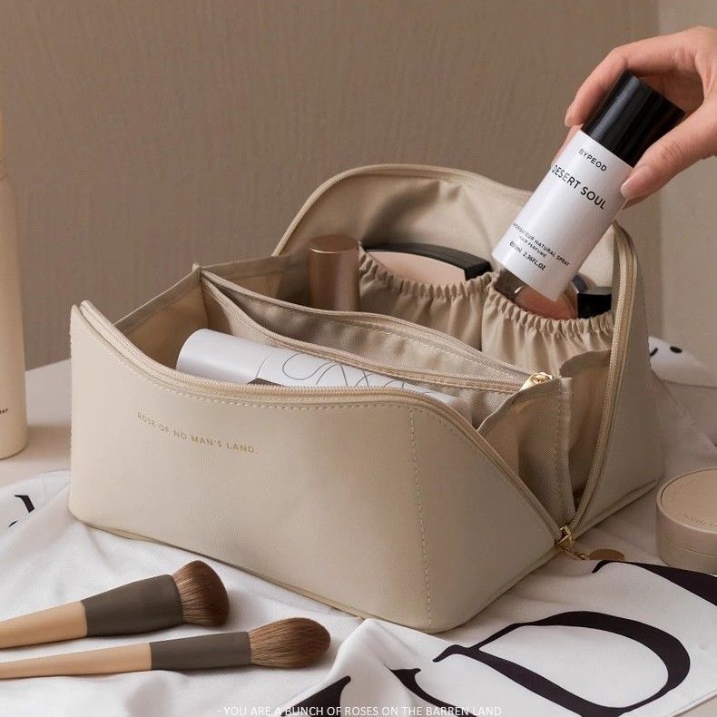 Cosmetic bag LoungeYard — product view 1