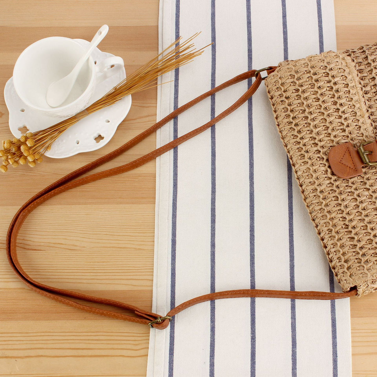 Handbag with Smart Closure System and Adjustable Strap LoungeYard — product view 2