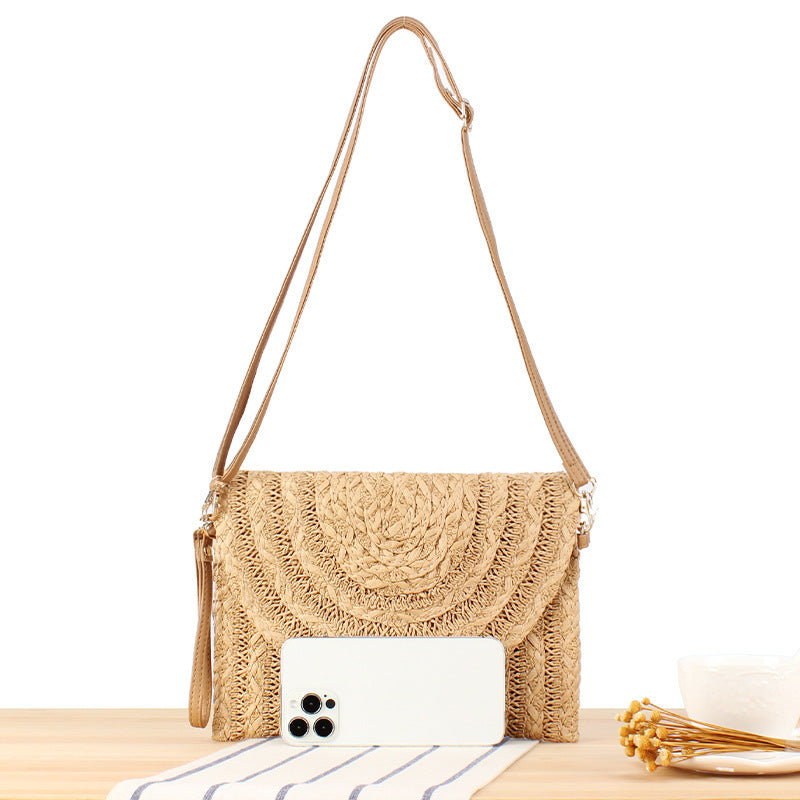 Shoulder bag made of braided straw with structured design LoungeYard — product view 4