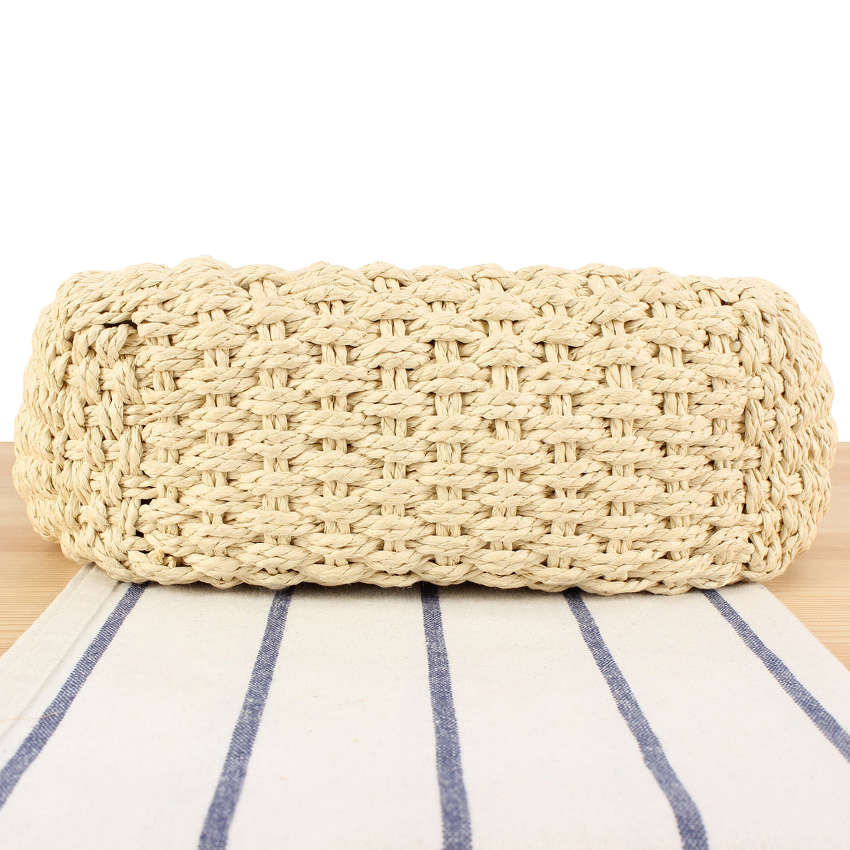Braided shoulder bag with elegant leather accents LoungeYard — product view 4