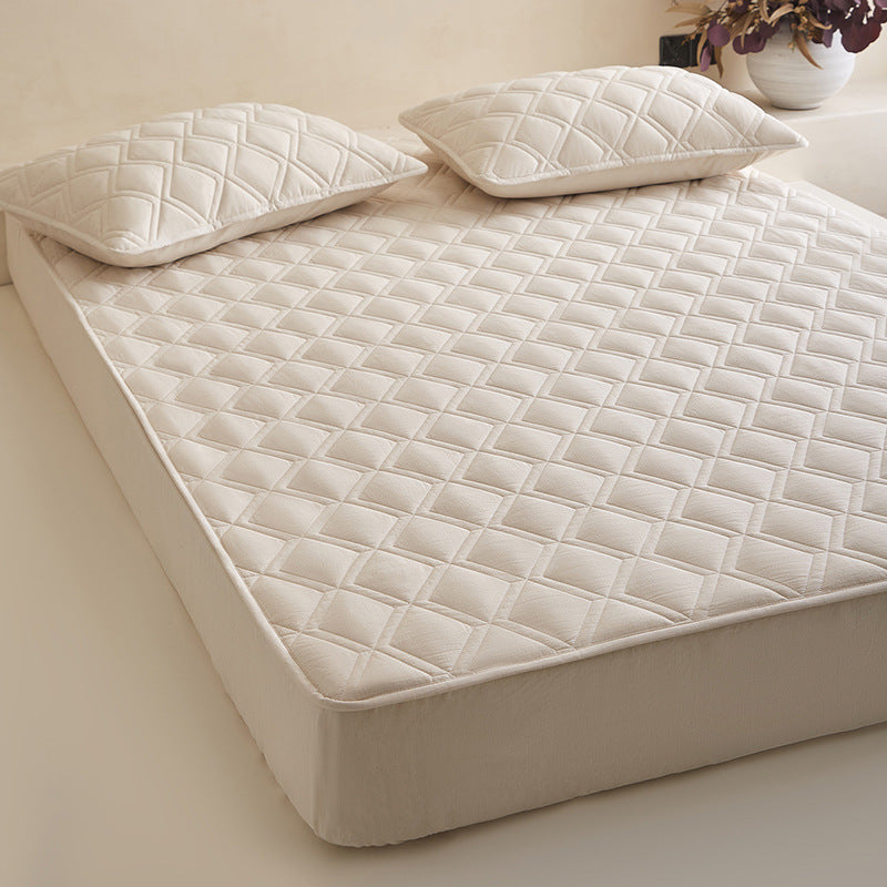Quilted mattress protector with all-around elastic and breathable cotton filling — product view 4
