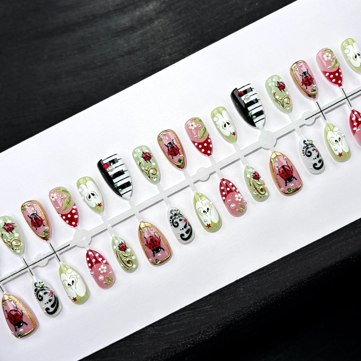 Artistic Themed Nail Art Set — product view 2