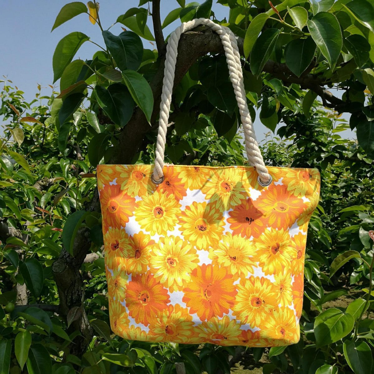Large floral patterned beach bag LoungeYard — product view 3