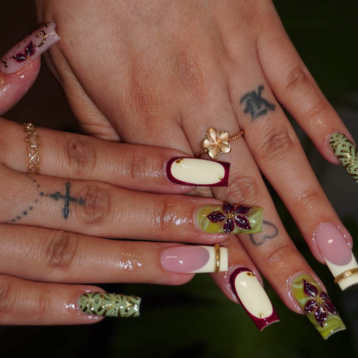 Floral Design Press-On Nails — product view 1