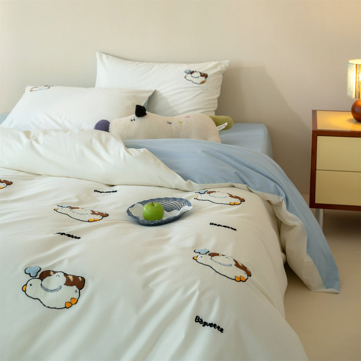 Reversible cotton bedding set with fine Christmas embroidery and satin finish reverse side — product view 6