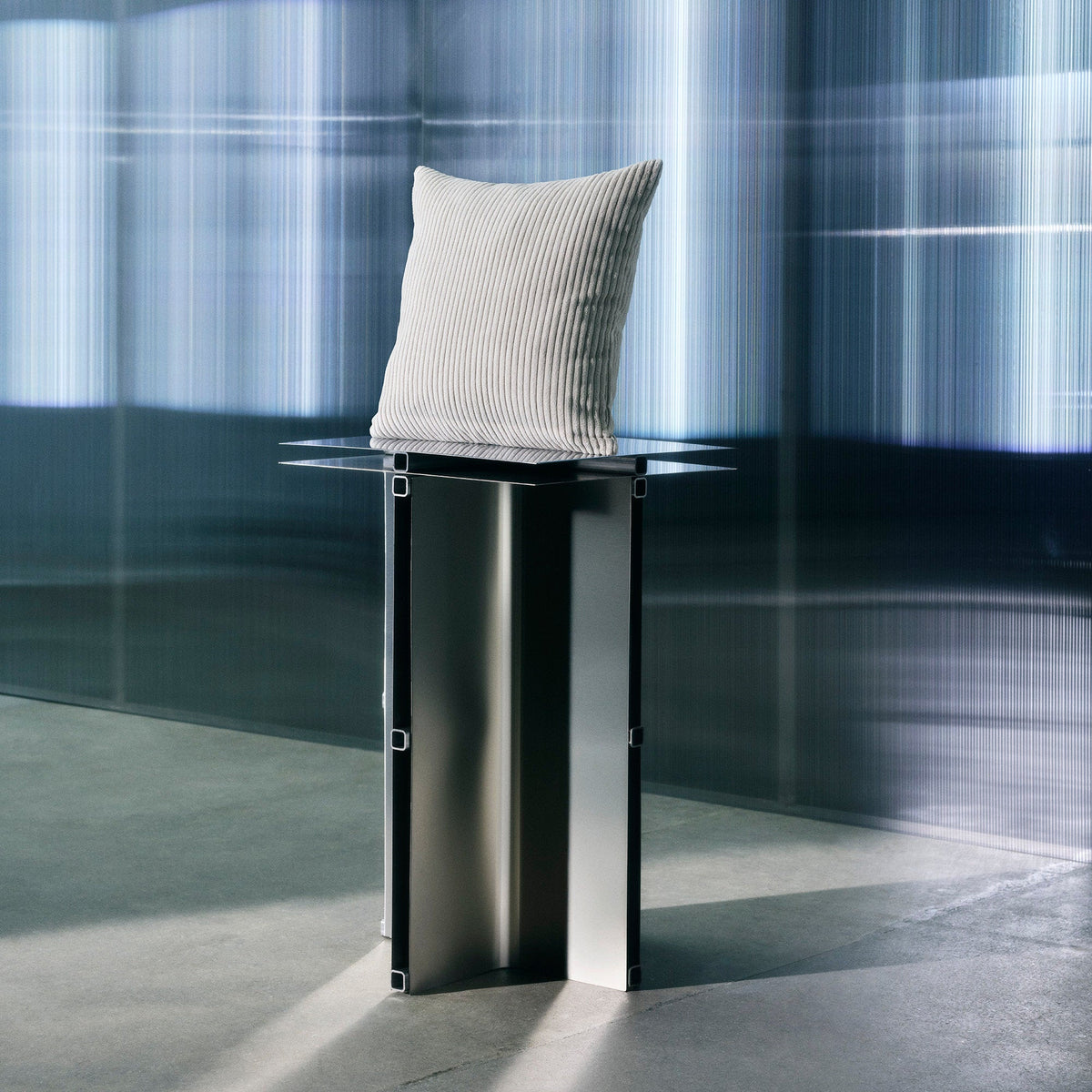 MARIKO 20x20 — product view 1