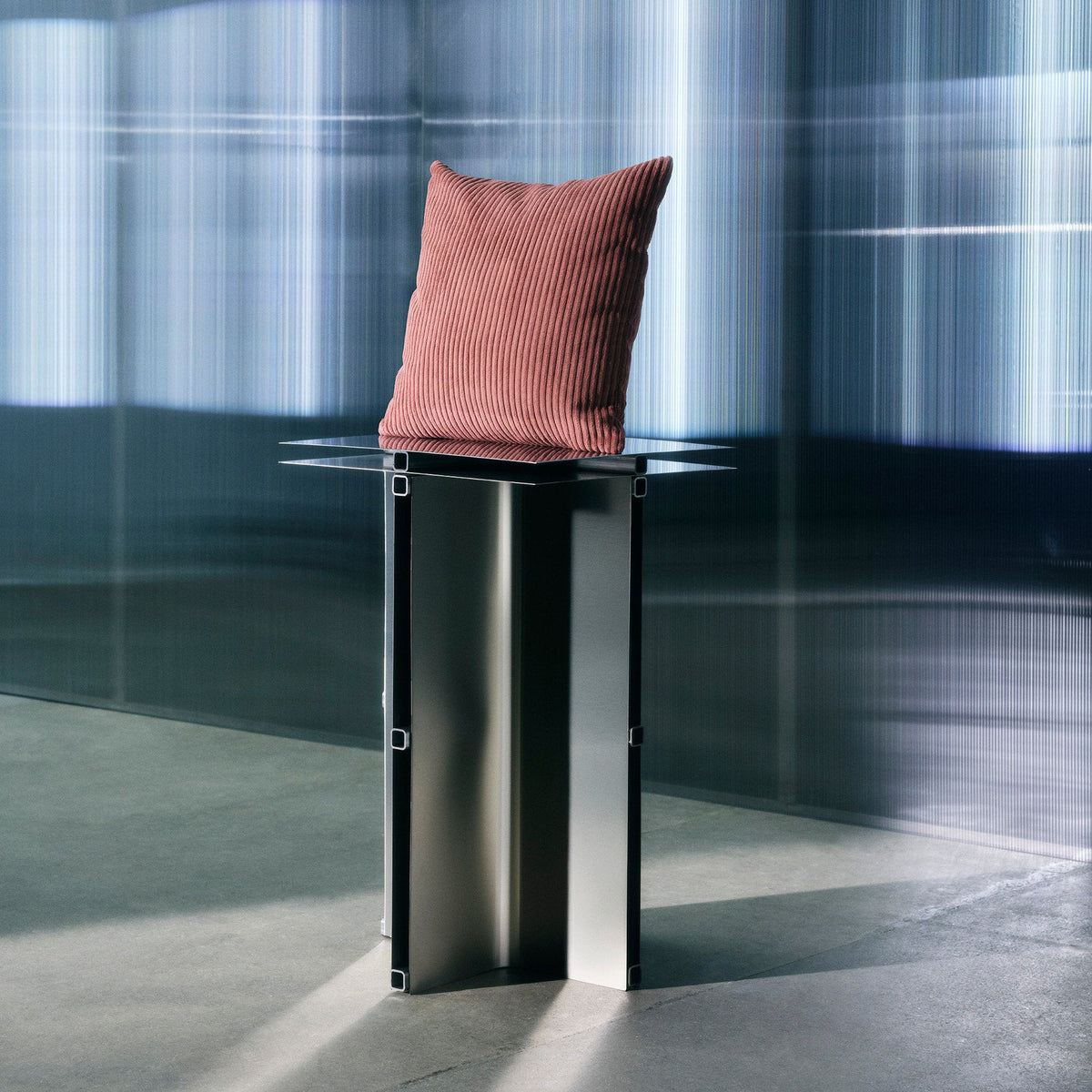 MARIKO 20x20 — product view 7