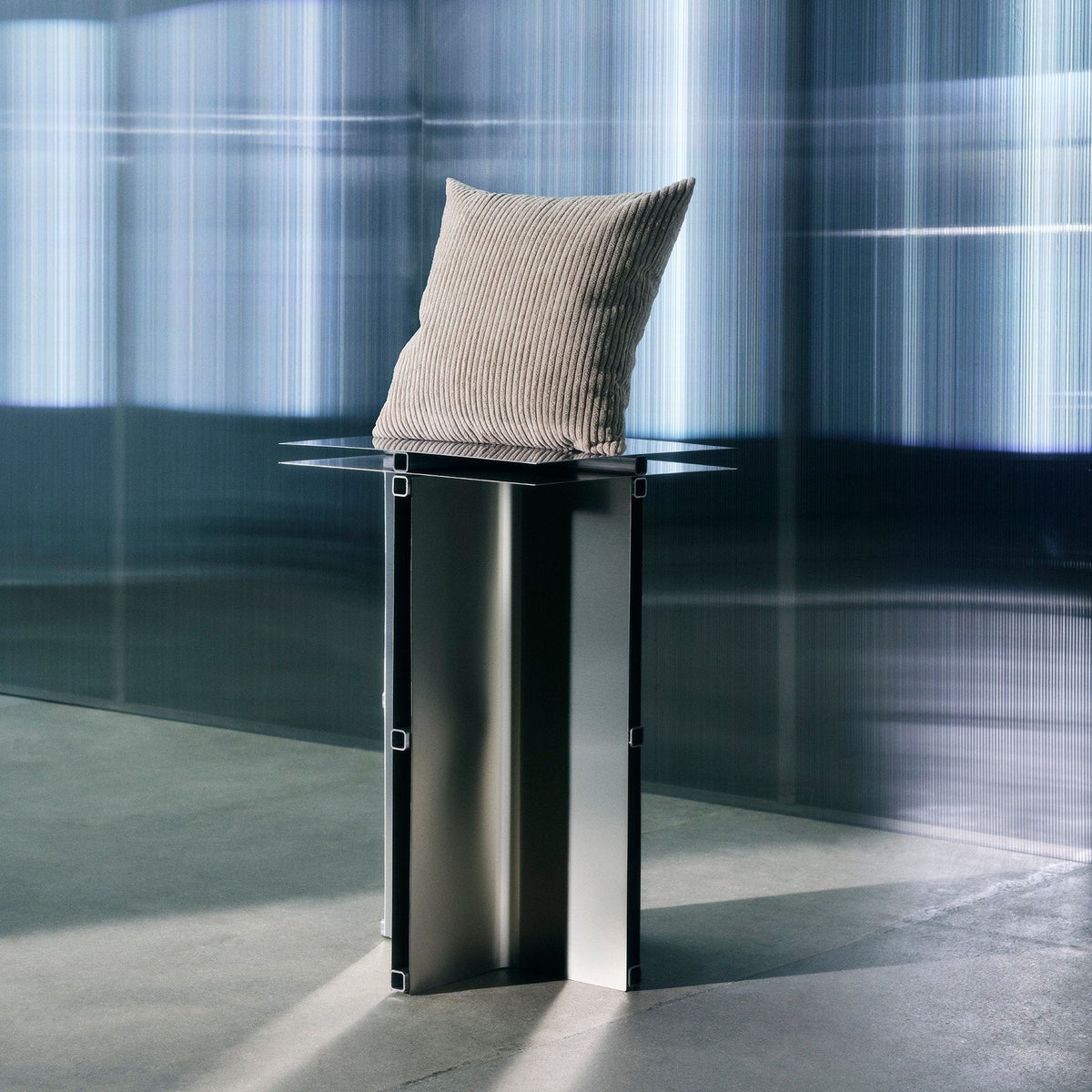 MARIKO 20x20 — product view 2
