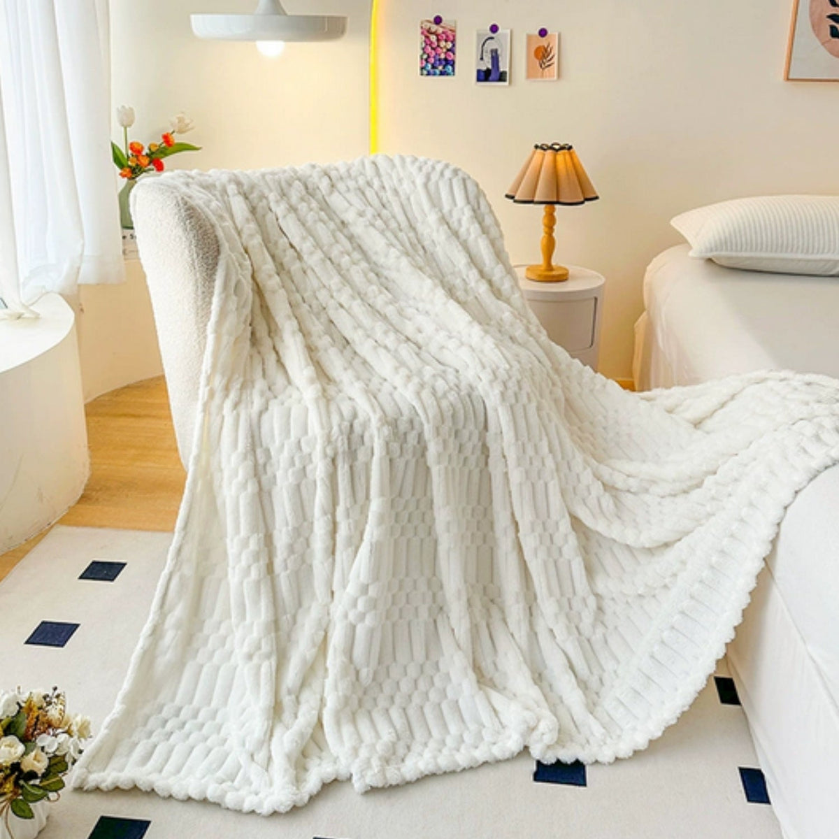 LoungeYard | Pebble Touch Ultra Soft Throw Blanket — product view 2