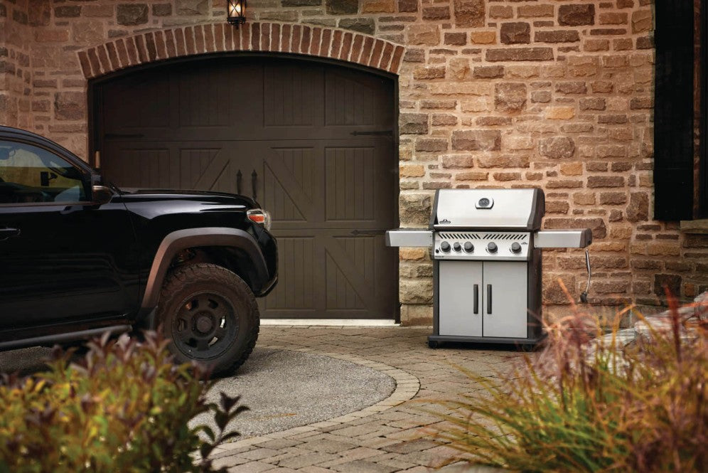 Napoleon - Rogue XT 525 - Natural Gas/Propane Grill with Infrared Side Burner