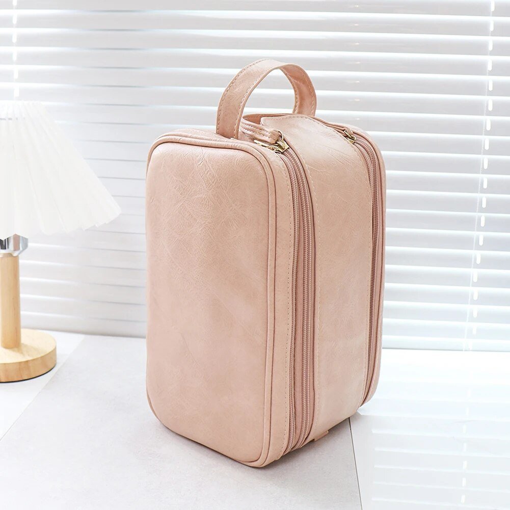 LoungeYard | Beauty Bag - Spacious bag - Ideal for your beauty essentials! — product view 6