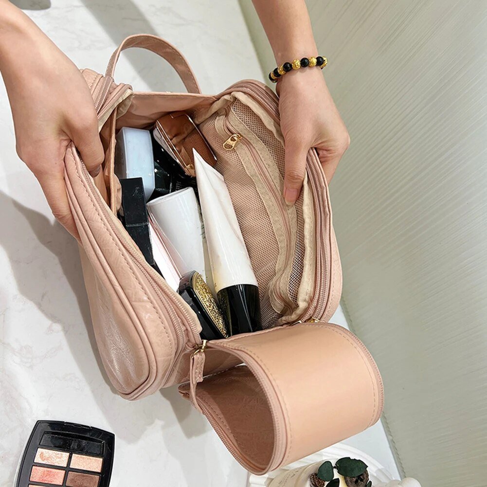LoungeYard | Beauty Bag - Spacious bag - Ideal for your beauty essentials! — product view 4