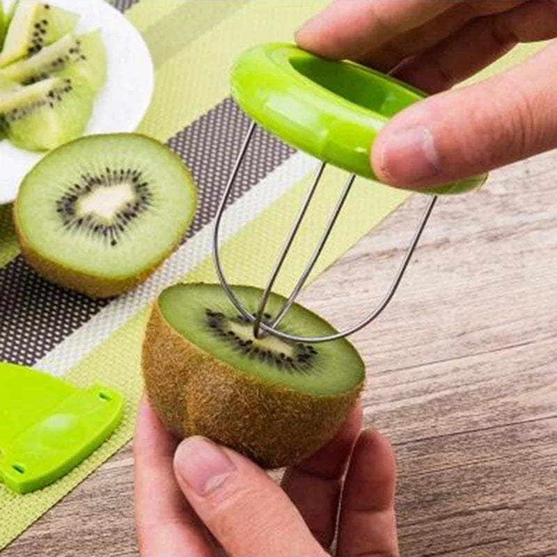 LoungeYard | Fruit Lover Kiwi Cutter — product view 1