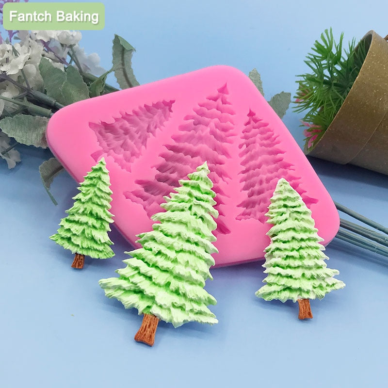 LoungeYard | Joyful Tree Cake Mold — product view 2