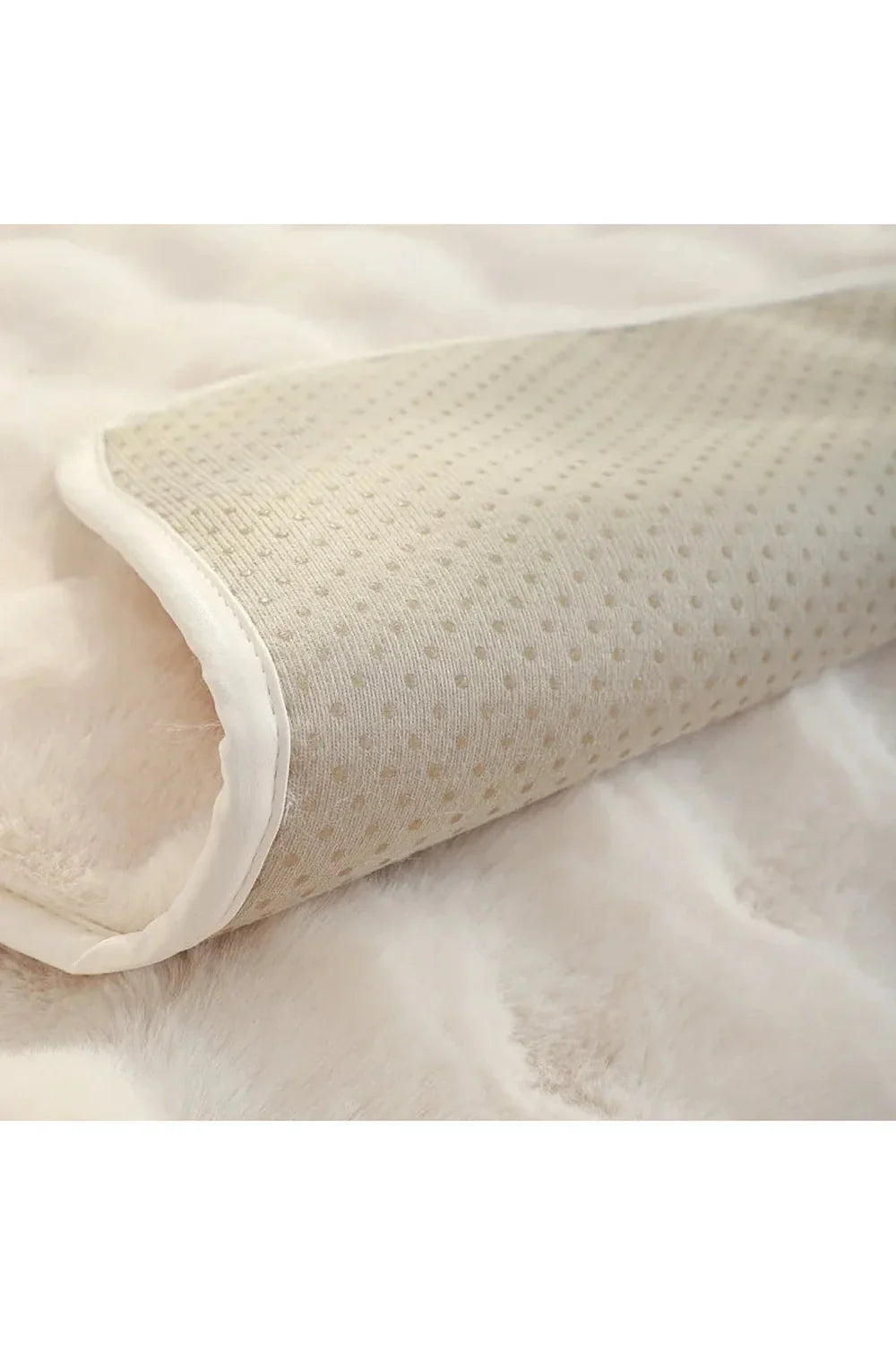 Softly Couch blanket | LoungeYard — product view 4