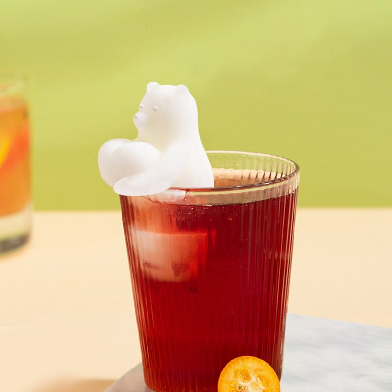 LoungeYard | Heart Bear Hangable Ice Cube Mold — product view 2
