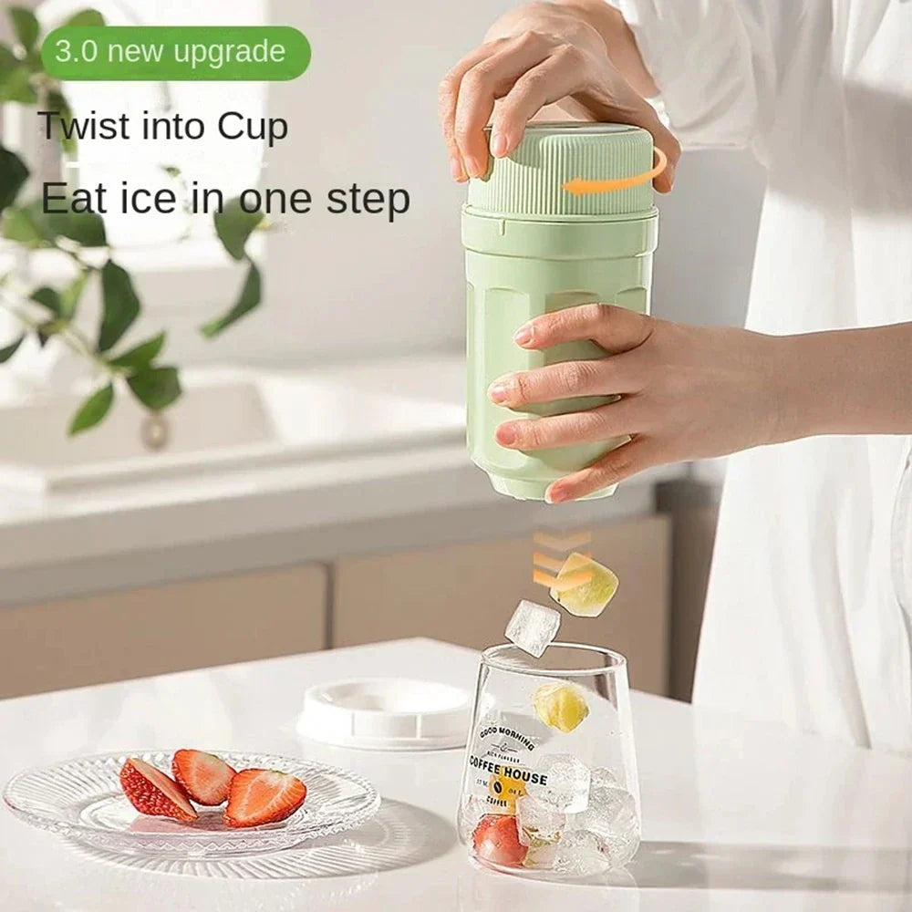 LoungeYard | Automatic Spiral Release Easy-Release Ice Cube Maker — product view 2