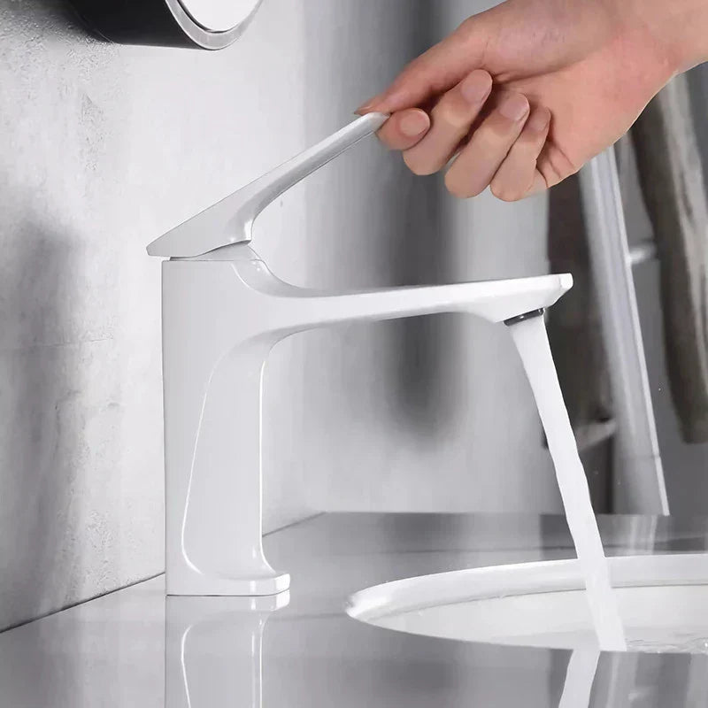 LoungeYard | Elegant bathroom faucet - with single lever for timeless comfort — product view 7